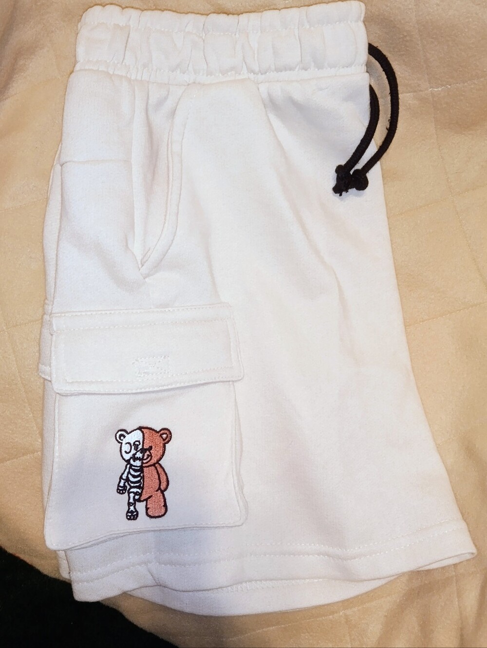 NWT Eighty Eight Cream Color Teddy Patch Cargo Pocket SweatShorts Size XL